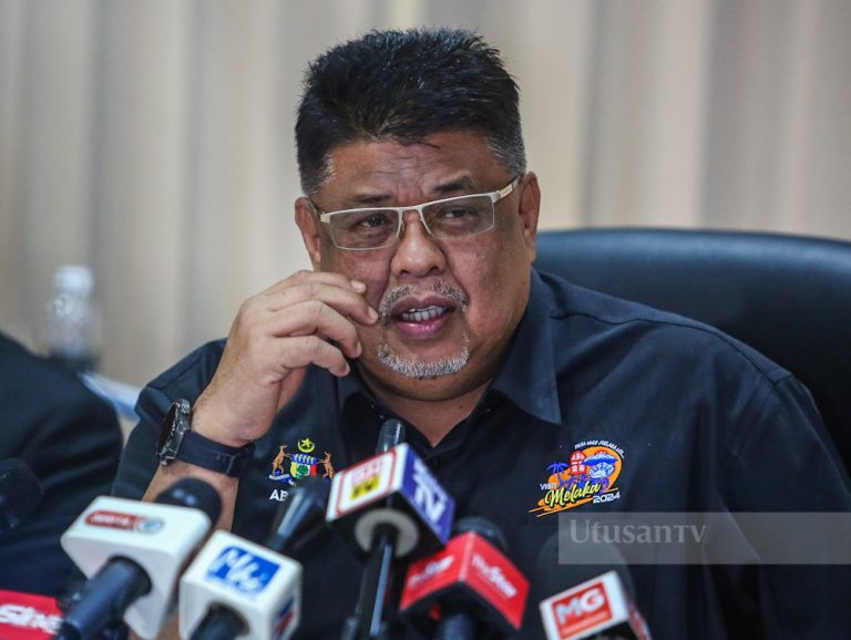 Rauf sahkan rombakan Exco Melaka