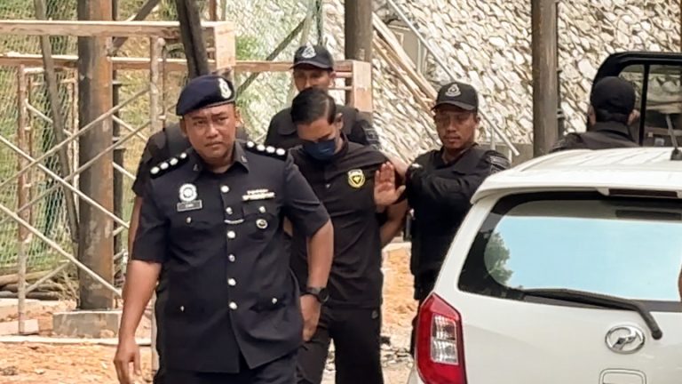 Lans Koperal Alif Monjani didakwa bunuh Nur Farah Kartini
