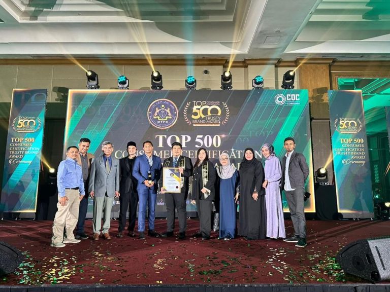 Syarikat bapa PU Riz, AP Ukhwah Sdn Bhd raih ‘Top 500 Customer Certification Trusty Brand Award’