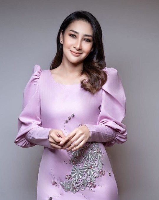 “Kalau kata tak cerdik, nak marah merentan macam budak kecil” – Rita Rudaini tegur podcast tak berilmu, guna bahasa kasar