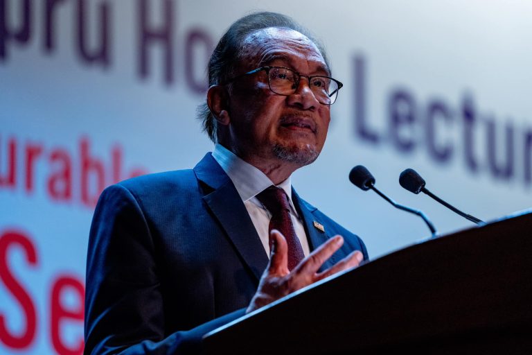Semua penjawat awam perlu beri kerjasama kepada KSN baharu – PM Anwar