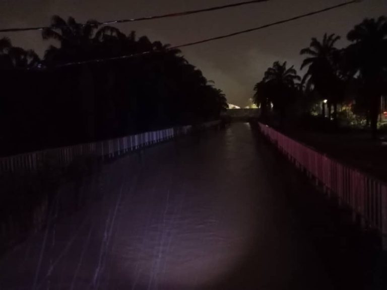 Dengkil dilanda banjir, lima PPS dibuka tempatkan 301 mangsa