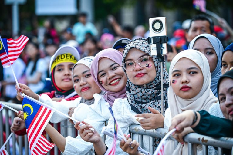 Menteri Kabinet ajak orang ramai pertahan kemerdekaan, kukuhkan perpaduan