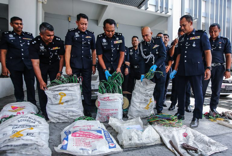 Pengganggur ditahan, polis selesaikan 10 kes curi ‘cuba nasib’ barang dalam kereta di Sentul