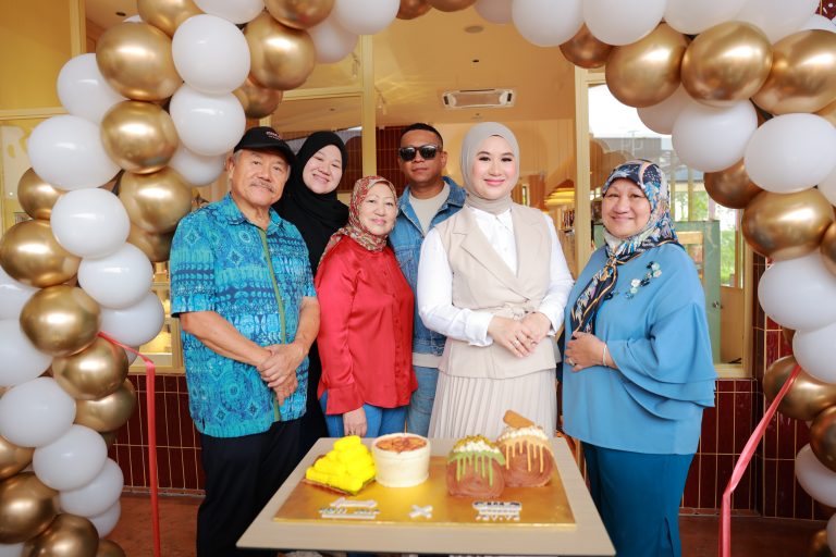 Gula Cakery Petite x Arieni’s Roti Jala : Resipi warisan nenek jadi taruhan, ketengah konsep flora dalam taman