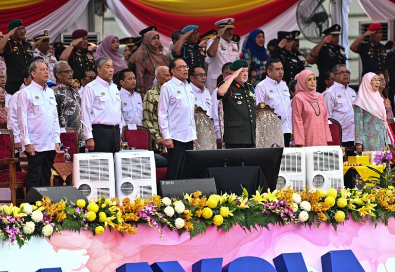 Agong, Raja Permaisuri berangkat ke sambutan Hari Kebangsaan 2024