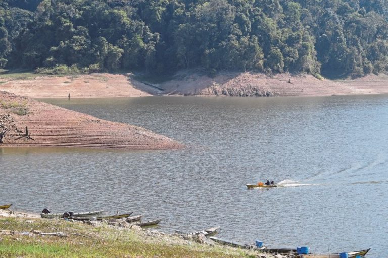 Paras air di dua empangan Pulau Pinang menyusut
