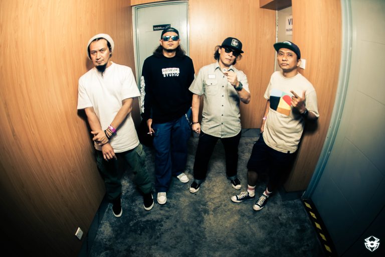 Keluar Sarang single pengenalan sebelum album ke-7 dirilis tak lama lagi