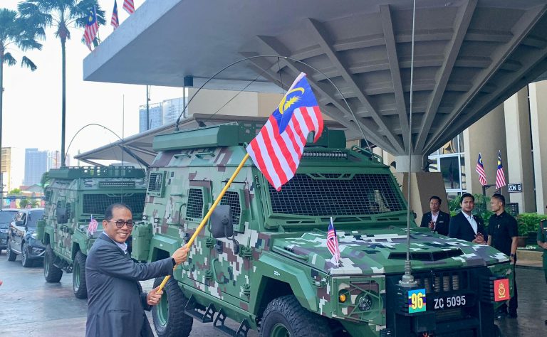 Sambutan Hari Kebangsaan MINDEF berlangsung meriah
