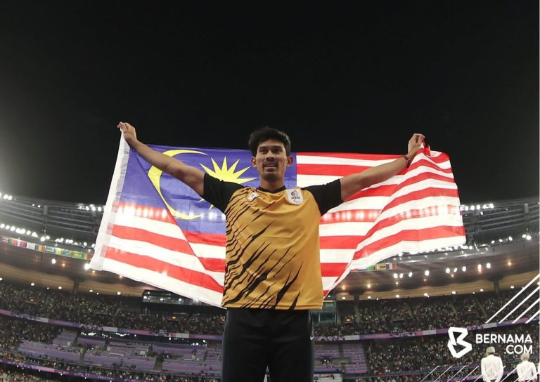 Lompatan akhir Iakushev buat Latif Romly gigit jari, raih perak