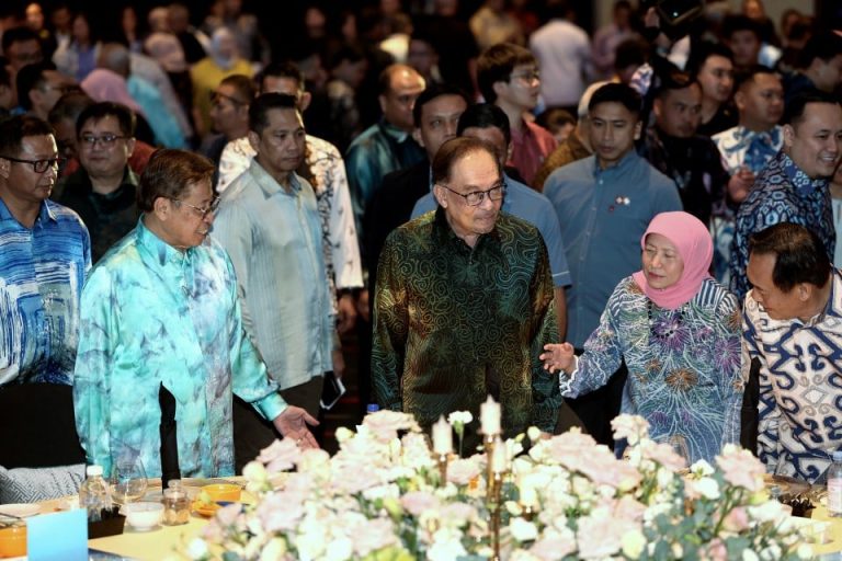 Anwar luluskan pembesaran Lapangan Terbang Miri