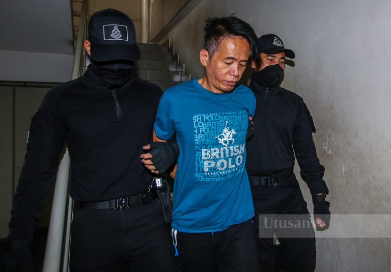 Penganggur tikam sampai mati pereka dalaman sebanyak 20 kali didakwa