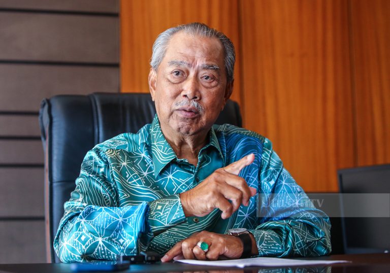 Saman fitnah: Muhyiddin deposit RM1.35 juta kepada Guan Eng
