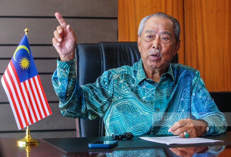 Muhyiddin nafi curi duit parti, tak berhasrat heret Tun M ke mahkamah
