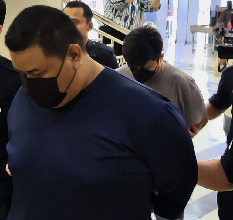 Ubah wang haram lebih RM500,000, dua bekas pekerja Prasarana didakwa