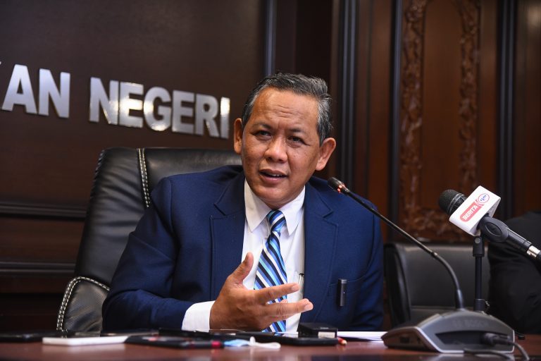 Kemelut Negeri Sembilan: Aminuddin kekal MB sehingga ada keputusan jelas