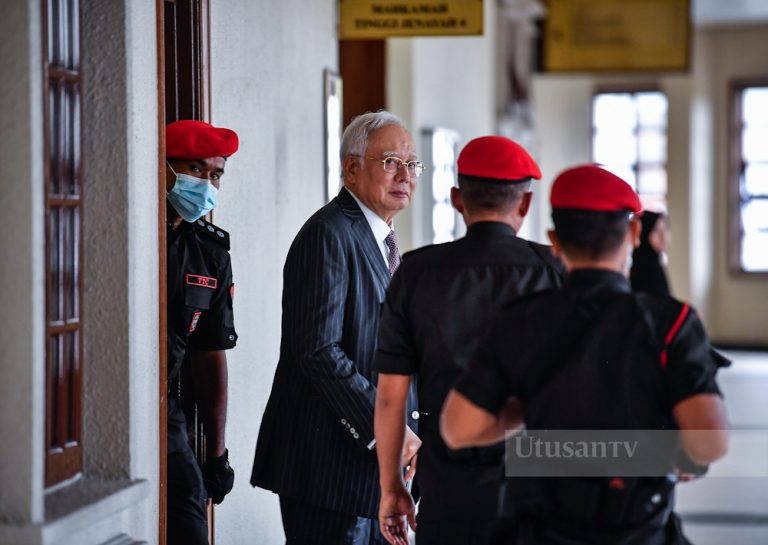Bekas Pengerusi 1MDB tidak puas hati dana USD 700 juta dipindah keluar