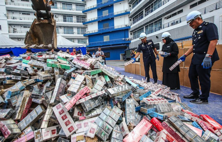 Polis lupus barang kes bernilai RM1.8 juta termasuk 8 buah kenderaan