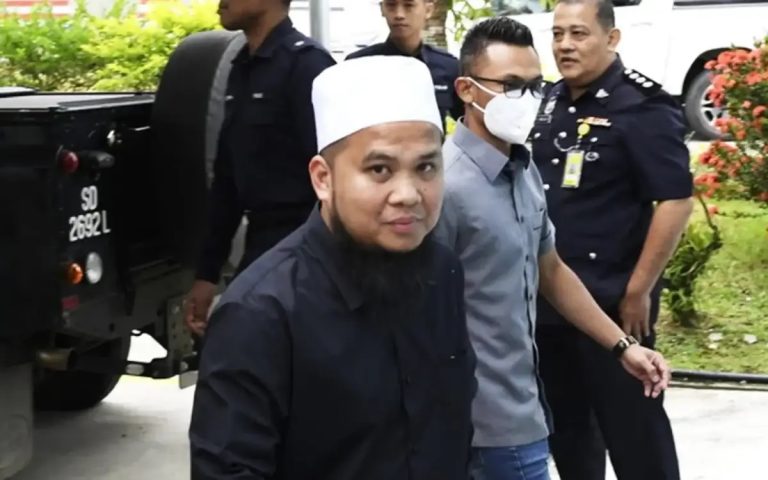 Ebit Lew diarah bela diri, berdepan 11 pertuduhan