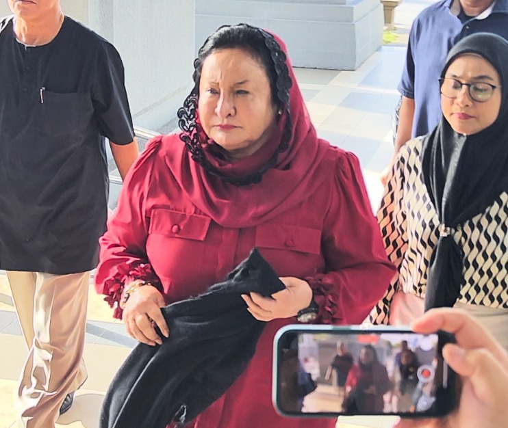 Rosmah lepas, bebas 17 pertuduhan AMLA serta elak cukai