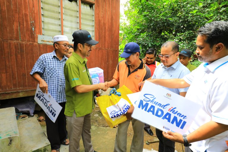 Skuad Ihsan MADANI PETRA: Pantau keberkesanan pam bergerak di PD dan agih bantuan kepada mangsa banjir