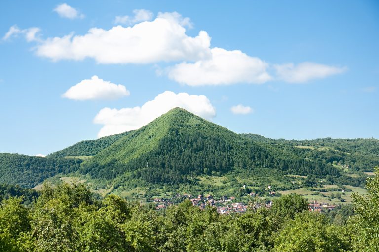 Matahari, Bulan, Naga, Bumi dan Cinta. Misteri piramid yang boleh menjadikan awet muda di Bosnia-Herzegovina
