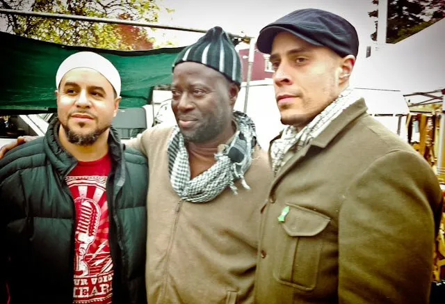 Mustafa Davis memeluk Islam