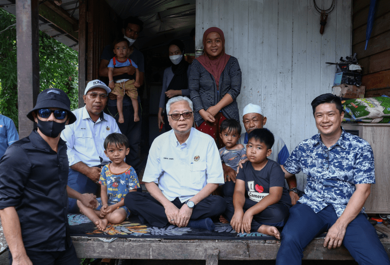 Yayasan Keluarga Malaysia mulakan tahun 2025 santuni penerima di Kelantan