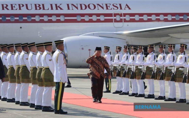 Prabowo tiba di Malaysia untuk lawatan kerja