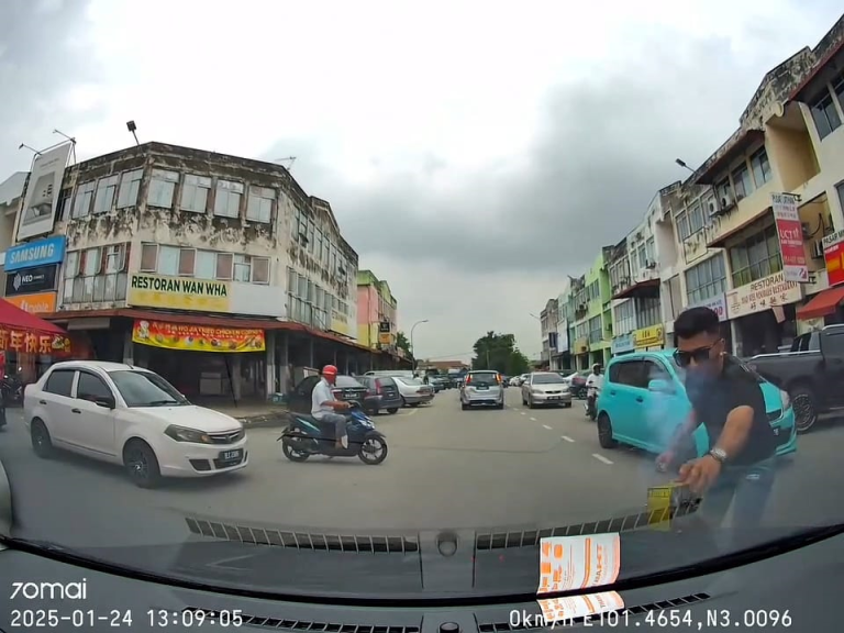 Bakar mercun hingga rosakkan kereta, 2 individu direman