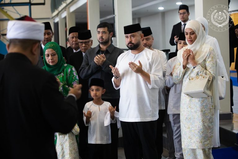 Raja Permaisuri Agong berkenan hantar Tunku Mahkota Ismail tunai umrah