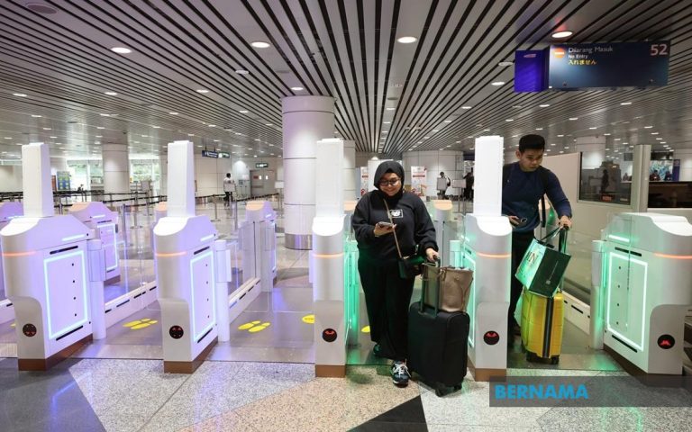 Penggunaan kod QR di KLIA terima sambutan menggalakkan