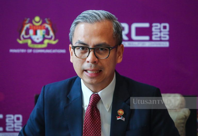 Chatbot AIFA diperkenal bagi perangi maklumat palsu – Fahmi Fadzil