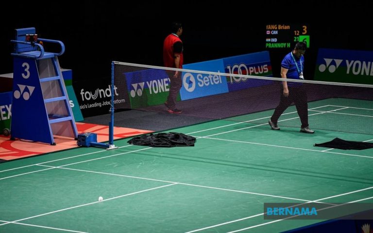 Bumbung Axiata Arena bocor kerana proses penggantian belum selesai