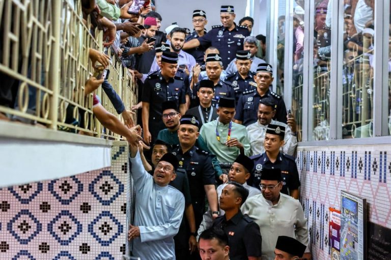 PM minta DBKL baiki kawasan perniagaan uzur di Jalan Masjid India