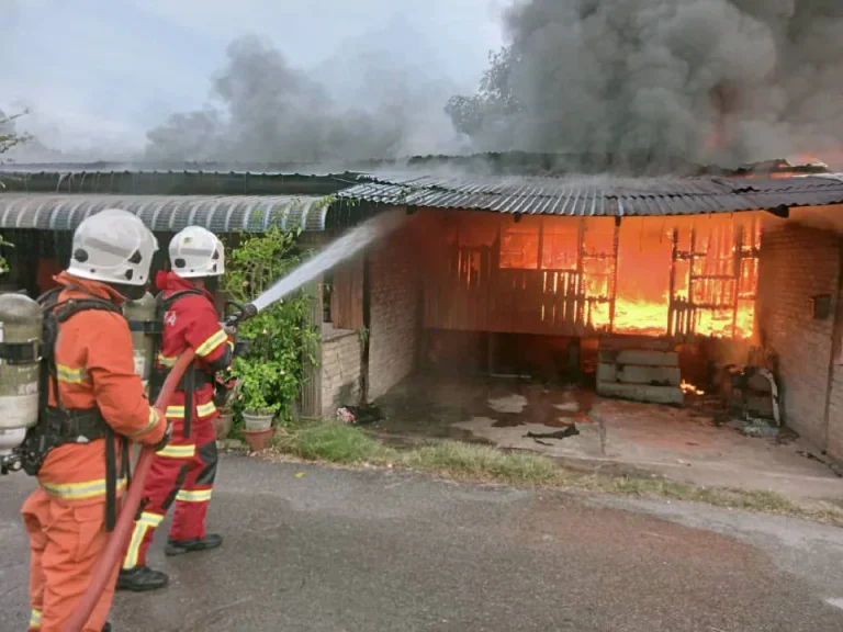PM salur sumbangan kepada mangsa kebakaran di Tanjung Dawai