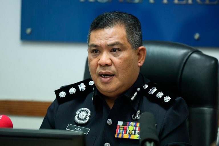 Polis pantau 4 lokasi di Terengganu susulan ombak besar, angin kencang