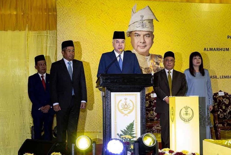 Sultan Nazrin berkenan rasmi menara hasil LHDN Teluk Intan