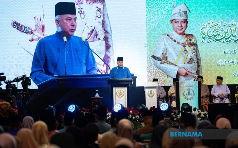 Khatib enggan baca teks khutbah disediakan keterlaluan, jangan dibiarkan – Sultan Nazrin