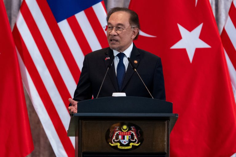 Malaysia akan hantar pegawai ke Washington bincang tarif Trump – PM
