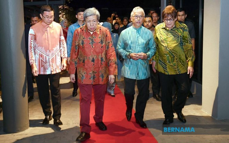 Sultan Selangor berkenan rasmi pembukaan ibis Styles Sepang KLIA