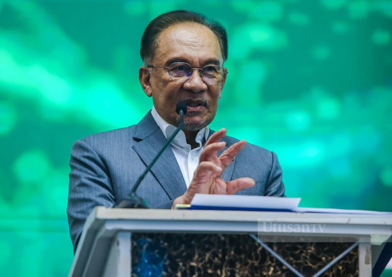 PM luluskan cuti Rafizi, Nik Nazmi namun tak jawab isu pengunduran diri