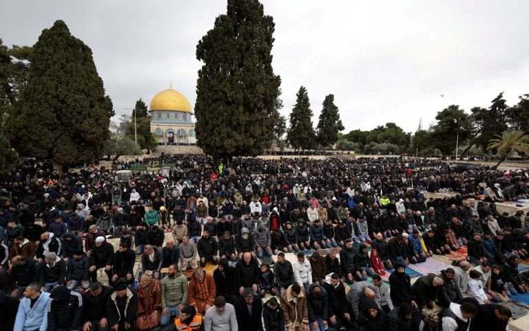 80,000 rakyat Palestin tunai solat Ramadan di Al-Aqsa walaupun berdepan sekatan Israel