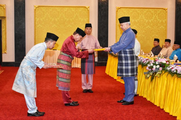 Sultan Nazrin berkenan terima zakat perniagaan RM3.56 juta