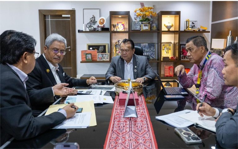Dua beradik maut langgar lubang: Pelbagai kerosakan dikesan di Jalan Felda Inas