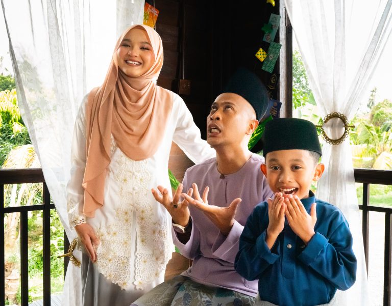 [VIDEO] Achey tampilkan anak Allahyarham Harun Salim Bachik, Baby Feaaa & Tantari dalam Ragam Raya