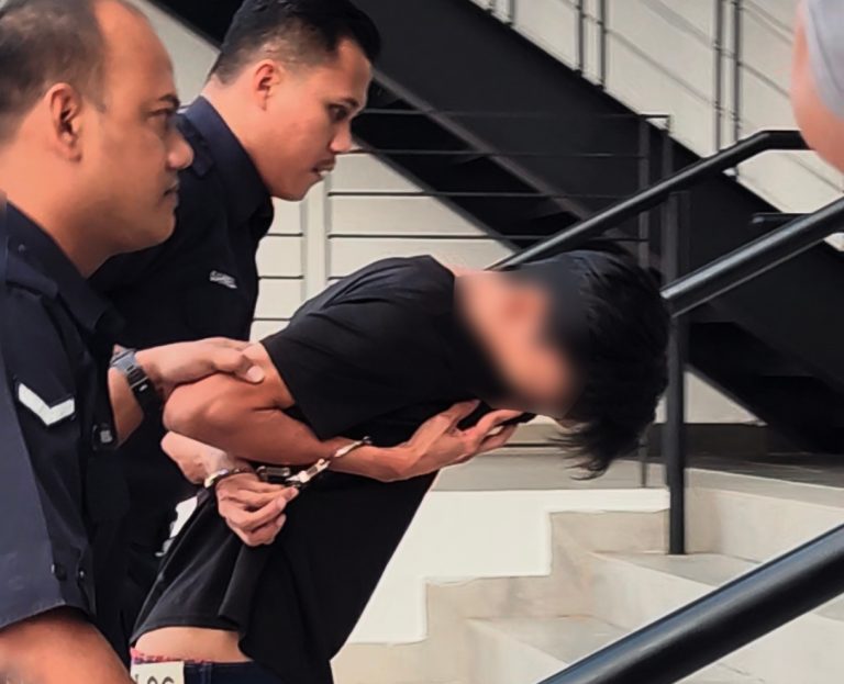 Pemilik bengkel mengaku tak bersalah bersetubuh dengan anak tiri dua kali
