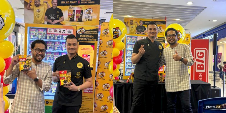 Johan Raja Lawak & Fazley Yaakob ‘hidupkan’ vending machine Itik Ke Ayam? – 2 menu berasaskan lemak cili api jadi pilihan utama