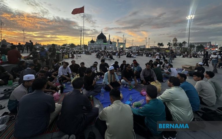 Kerajaan Kedah kesal pengunjung Dataran Medan Bandar biar sampah bersepah