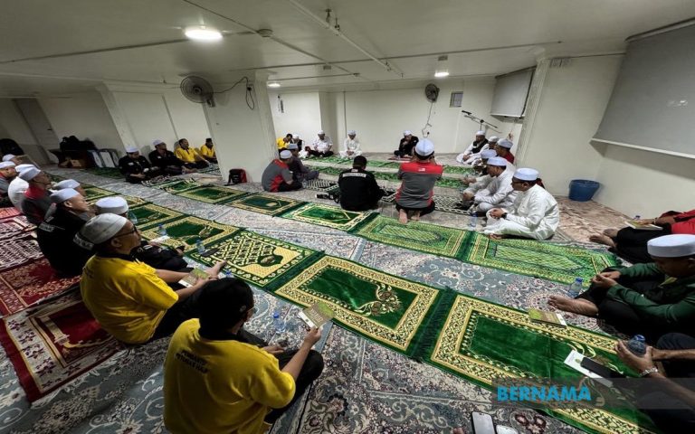 Petugas Tabung Haji anjur bacaan yasin, doa selamat mohon kelancaran operasi haji